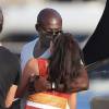 Semi-Exclusif - Seal et sa nouvelle compagne Erica Packer, très amoureux, quittent leur yacht pour rejoindre la terre ferme lors de leurs vacances à Ibiza, le 3 août 2015.
