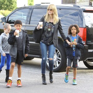 Heidi Klum et ses enfants Leni, Lou, Johan and Henry vont prendre leur petit dejeuner a Los Angeles le 2 février 2014.