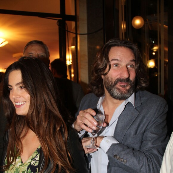 Frédéric Beigbeder et sa femme Lara Micheli - lors de la remise du Prix de Flore au café Flore à Paris, le 10 novembre 2015