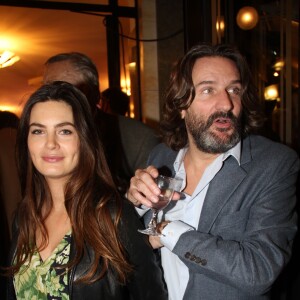 Frédéric Beigbeder et sa femme Lara Micheli - lors de la remise du Prix de Flore au café Flore à Paris, le 10 novembre 2015