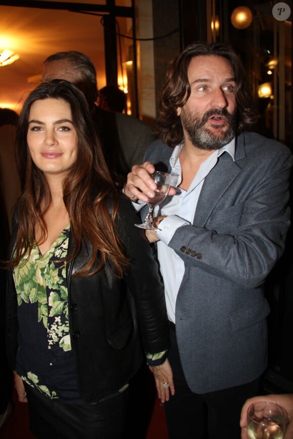 Frédéric Beigbeder et sa femme Lara Micheli - lors de la remise du Prix de Flore au café Flore à Paris, le 10 novembre 2015