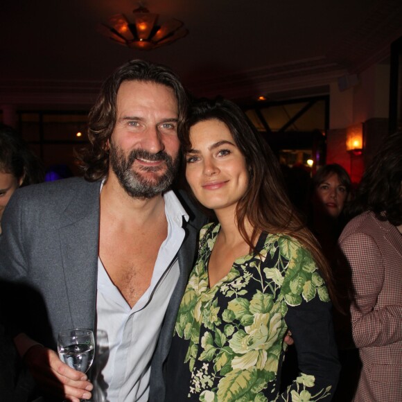 Frédéric Beigbeder et sa femme Lara Micheli lors de la remise du Prix de Flore au café Flore à Paris, le 10 novembre 2015