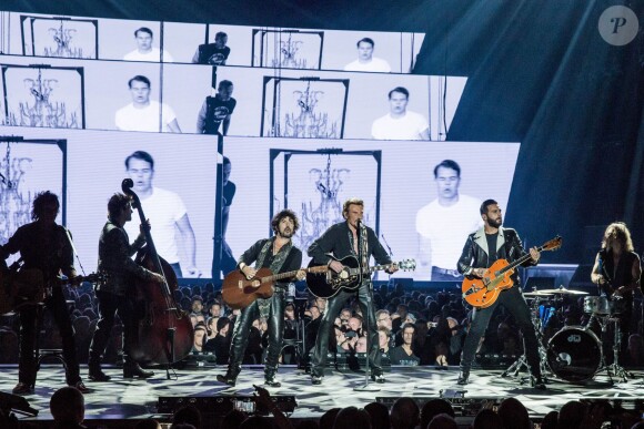 Exclusif - Yarol Poupaud et Maxim Nucci - Johnny Hallyday en concert au Grand Stade Lille Métropole (Stade Pierre Mauroy) à Lille. Les 9 et 10 octobre 2015 © Cyril Moreau / Bestimage.