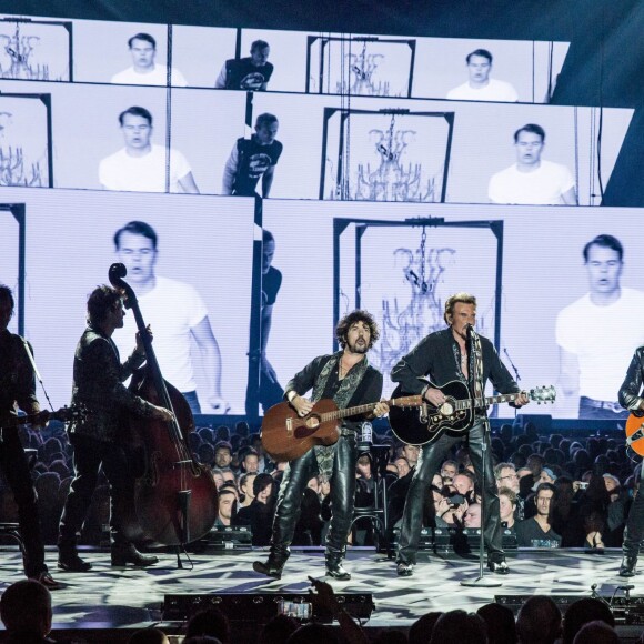 Exclusif - Yarol Poupaud et Maxim Nucci - Johnny Hallyday en concert au Grand Stade Lille Métropole (Stade Pierre Mauroy) à Lille. Les 9 et 10 octobre 2015 © Cyril Moreau / Bestimage.