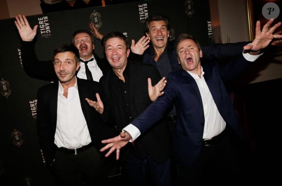 Les Darons (Emmanuel Donzella, Luc Sonzogni, Frédéric Bouraly, Olivier Mag et Fred Bianconi) lors de la soirée Les Interdites au club Le Chacha à Paris, le 3 novembre 2015
