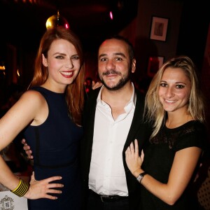 Elodie Frégé, François-Xavier Demaison et Anaïs Tihay lors de la soirée Les Interdites au club Le Chacha à Paris, le 3 novembre 2015