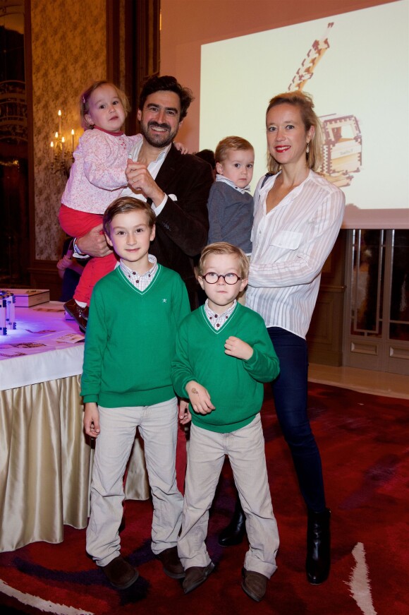 Exclusif - Renaud de Tilly, sa femme Marie de Foucaud et leurs enfants Mayeul, Eloi, Alma et Louis, au goûter organisé par le fondateur des Kapla au Plaza Athénée à Paris, le 8 novembre 2015.