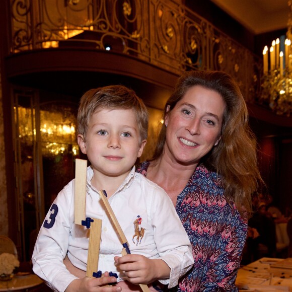 Exclusif - Marella Rossi-Mosseri et son fils Vadim, au goûter organisé par le fondateur des Kapla au Plaza Athénée à Paris, le 8 novembre 2015.