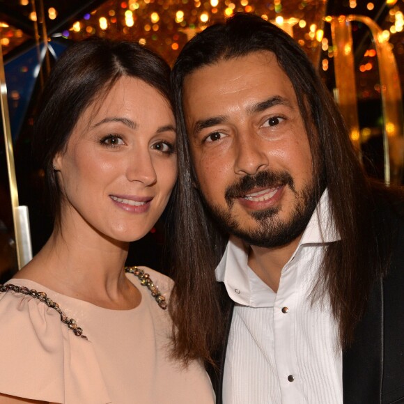 Moundir et son épouse Inès enceinte - 10e cérémonie des Globes de Cristal au Lido à Paris, le 13 avril 2015.