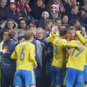 La Suède de Zlatan Ibrahimovic a pu fêter sa qualification pour l'Euro 2016 après son match nul contre le Danemark le 17 novembre 2015 à Copenhague