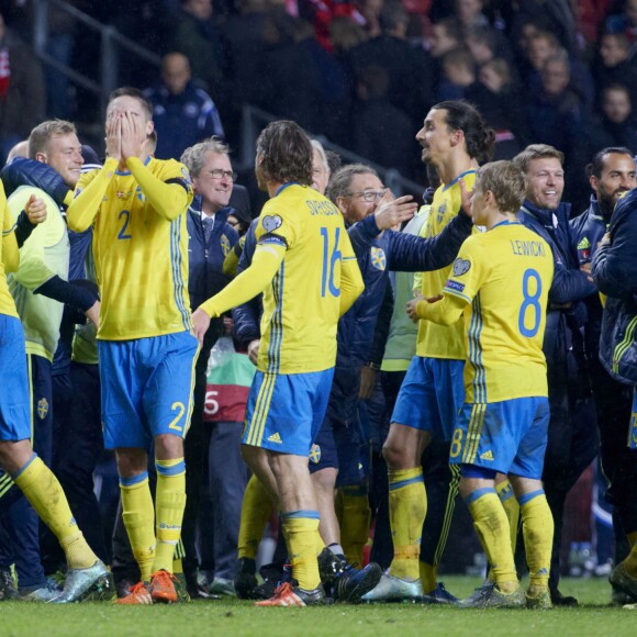 La Suède de Zlatan Ibrahimovic a pu fêter sa qualification pour l'Euro 2016 après son match nul contre le Danemark le 17 novembre 2015 à Copenhague