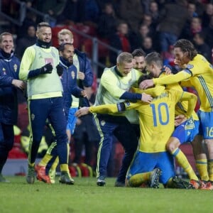 La Suède de Zlatan Ibrahimovic a pu fêter sa qualification pour l'Euro 2016 après son match nul contre le Danemark le 17 novembre 2015 à Copenhague