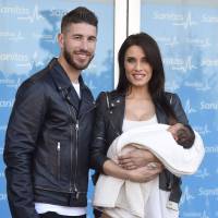 Sergio Ramos : Papa comblé, il présente avec sa belle Pilar leur petit Marco