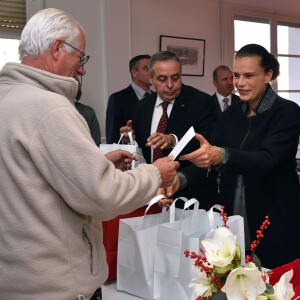 La princesse Stéphanie de Monaco participe à la traditionnelle remise de cadeaux aux aînés monégasques au Foyer Rainier III, dans le cadre de la Fête Nationale monégasque, à Monaco, le 18 novembre 2015. © Bruno Bebert / Bestimage