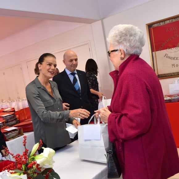 La princesse Stéphanie de Monaco participe à la traditionnelle remise de cadeaux aux seniors monégasques au Foyer Rainier III, dans le cadre de la Fête Nationale monégasque, à Monaco, le 18 novembre 2015. © Bruno Bebert / Bestimage