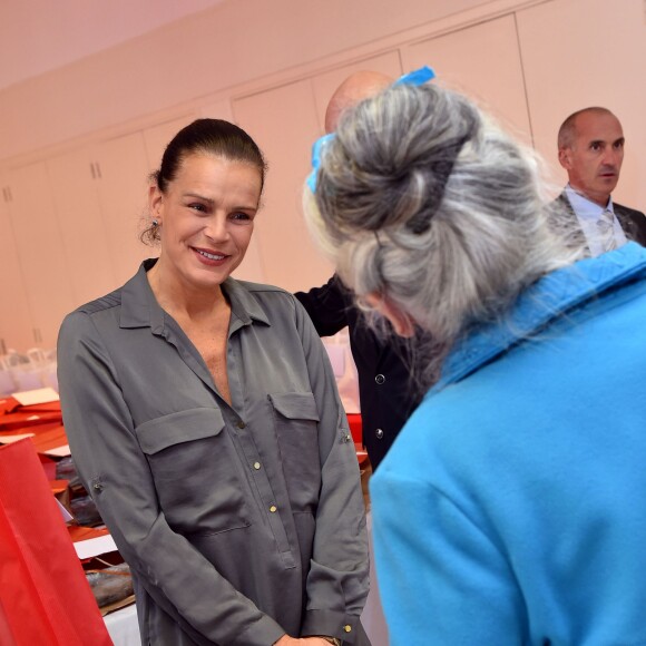 La princesse Stéphanie de Monaco participe à la traditionnelle remise de cadeaux aux seniors monégasques au Foyer Rainier III, dans le cadre de la Fête Nationale monégasque, à Monaco, le 18 novembre 2015. © Bruno Bebert / Bestimage