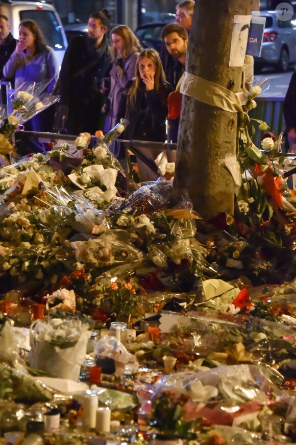 Hommage aux victimes des attentats de Paris une semaine après rue de Charonne - Paris le 20 Novembre 2015 - © Lionel Urman / Bestimage