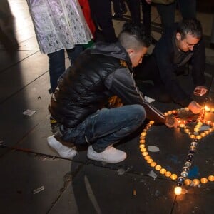 Hommage aux victimes des attentats de Paris une semaine après place de la République - Paris le 20 Novembre 2015 - © Lionel Urman / Bestimage