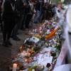 Hommage devant le Bataclan - Illustration des hommages pour les victimes des attentats terroristes à Paris, le 17 novembre 2015. © Denis Guignebourg/Bestimage