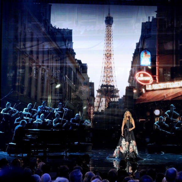 Céline Dion aux American Music Awards, au Microsoft Theater de Los Angeles, le 22 novembre 2015