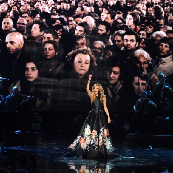 Céline Dion aux American Music Awards, au Microsoft Theater de Los Angeles, le 22 novembre 2015
