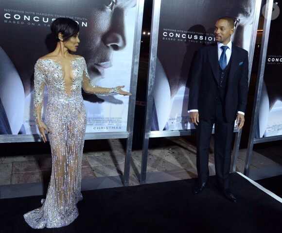 Will Smith et sa femme Jada Pinkett-Smith à Los Angeles pour l'avant-première du film Seul contre tous (Concussion) le 23 novembre 2015