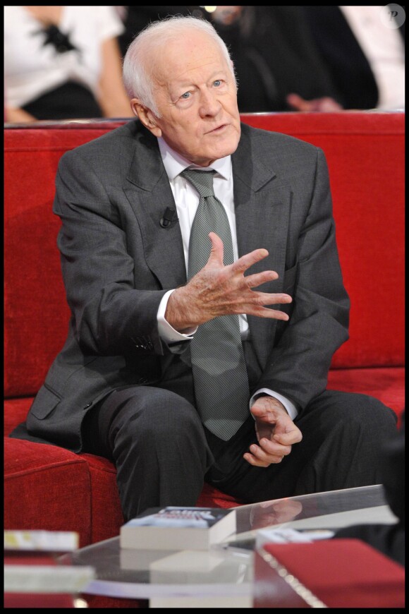 Jacques Chancel participe à l'émission Vivement Dimanche à Paris en février 2011.