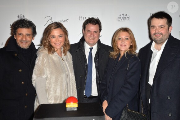 Pascal Elbé, Sandrine Quétier, Benjamin Cymerman (président du Comité du Faubourg Saint-Honoré), Amanda Sthers et Jean-François Piège - Soirée "Winter Time 2015" pour le lancement de la Tombola du "Comité du Faubourg Saint-Honoré" au profit des associations "Les Toiles Enchantées" et "Paris Aide aux Victimes", et inauguration des illuminations de Noël au Bristol à Paris, le 26 novembre 2015. ©Veeren/Bestimage