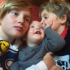 Liv Tyler a publié une photo de ses fils Milo et Sailor ainsi que de Gray, le fils de son fiancé, sur son compte Instagram, novembre 2015.