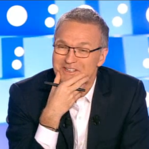 Laurent Ruquier présente On n'est pas couché, le samedi 28 novembre 2015.