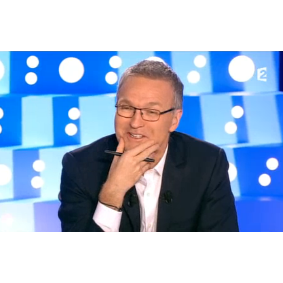Laurent Ruquier présente On n'est pas couché, le samedi 28 novembre 2015.