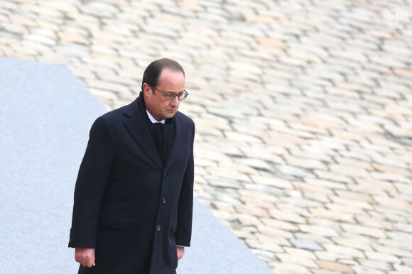 François Hollande - Hommage national aux victimes des attentats dans la cour d'honneur des Invalides à Paris le 27 novembre 2015.