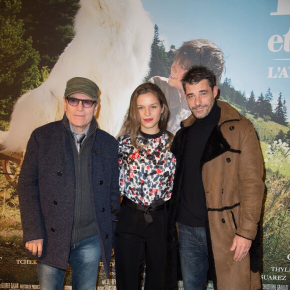 Tcheky Karyo, Margaux Chatelier et Thierry Neuvic lors de la première du film "Belle et Sébastien : l'aventure continue" au Gaumont Opéra-Capucines à Paris, le 29 novembre 2015.