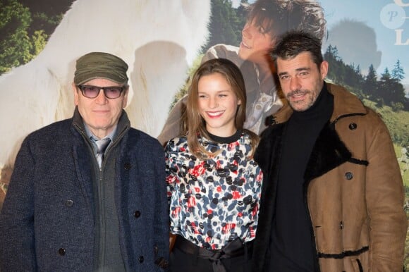 Tcheky Karyo, Margaux Chatelier et Thierry Neuvic lors de la première du film "Belle et Sébastien : l'aventure continue" au Gaumont Opéra-Capucines à Paris, le 29 novembre 2015.