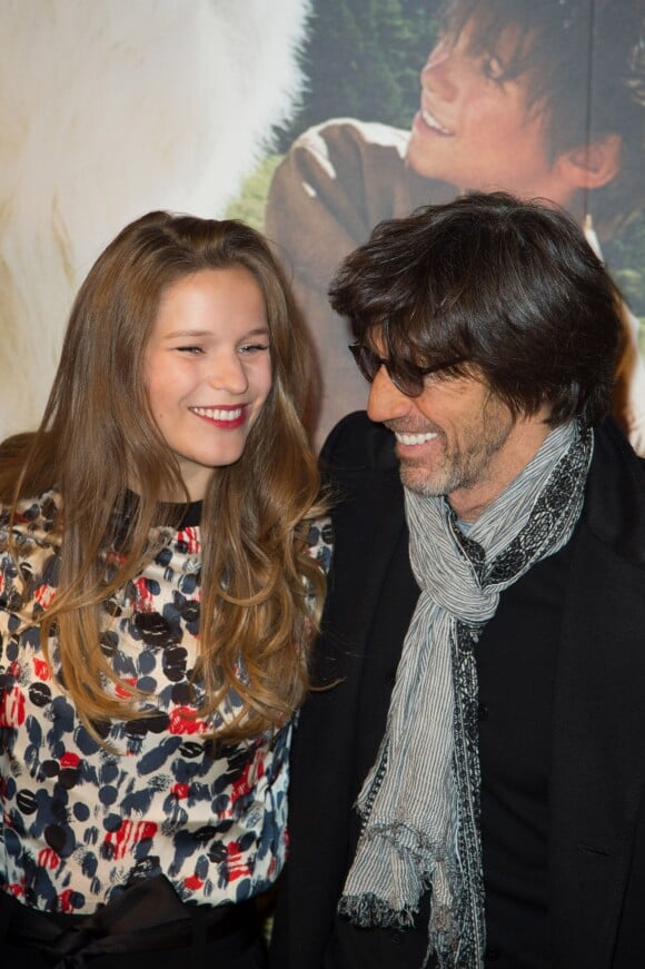 Margaux Chatelier et Christian Duguay lors de la première du film "Belle et Sébastien : l'aventure continue" au Gaumont Opéra-Capucines à Paris, le 29 novembre 2015.