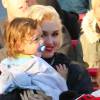 Gwen Stefani passe une journée à Disneyland avec ses enfants. Anaheim, le 27 novembre 2015.