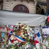 Hommage devant le Bataclan à Paris le 29 novembre 2015 après les attaques du 13 novembre