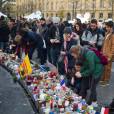 Hommage aux victimes des attentats de Paris une semaine après, Place de la République le 22 novembre 2015