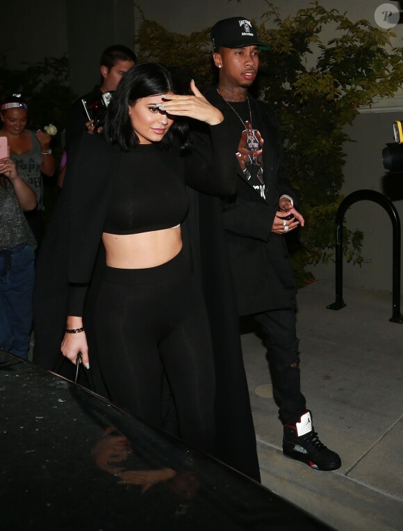 Kylie Jenner et son compagnon Tyga - Kim Kardashian enceinte fête son anniversaire avec sa famille au théâtre de Cinepolis à Thousand Oaks, le 21 octobre 2015