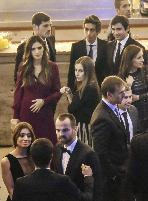 Iker Casillas et la belle Sara Carbonero, enceinte, lors d'un gala à Porto le 30 novembre 2015.