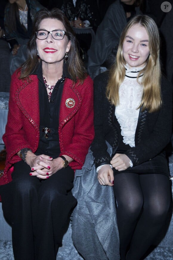 La princesse Caroline de Hanovre et sa fille la princesse Alexandra de Hanovre - Front row lors de la présentation de la collection Chanel Métiers d'Art Paris-Rome aux studios Cinecitta à Rome, le 1er décembre 2015. © Olivier Borde/Bestimage
