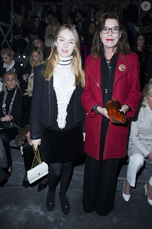 La princesse Caroline de Hanovre et sa fille la princesse Alexandra de Hanovre - Front row lors de la présentation de la collection Chanel Métiers d'Art Paris-Rome aux studios Cinecitta à Rome, le 1er décembre 2015. © Olivier Borde/Bestimage
