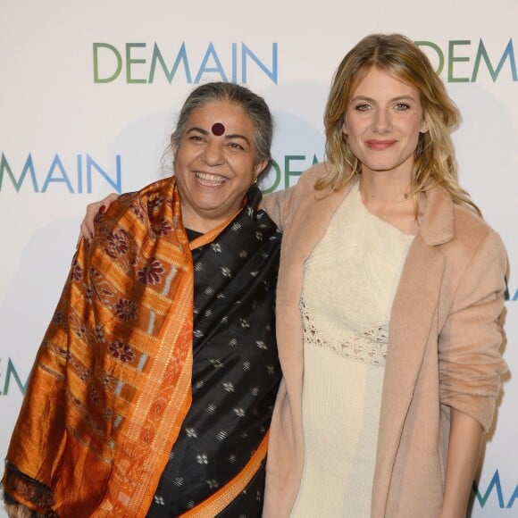 Vandana Shiva et Mélanie Laurent - Avant première du film "Demain" au cinéma UGC Normandie à Paris, le 1er décembre 2015.