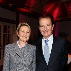 Dominique Perben et sa femme Corinne - Soirée de remise des Prix de la Femme d'Influence à l'hôtel du Louvre à Paris, le 1er Décembre 2015. Ces prix récompensent pour la seconde fois cinq femmes dont le parcours remarquable est porteur de courage, de créativité, de responsabilité et de bienveillance. A cette occasion, Claire Chazal, dont c'était le 59ème anniversaire, a reçu un énorme bouquet de fleurs. © Dominique Jacovides / Bestimage