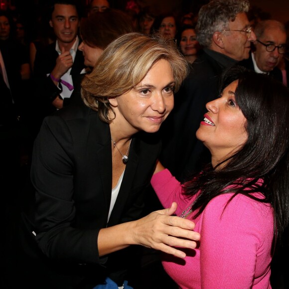 Valérie Pécresse, Samia Ghali - Soirée de remise des Prix de la Femme d'Influence à l'hôtel du Louvre à Paris, le 1er Décembre 2015. Ces prix récompensent pour la seconde fois cinq femmes dont le parcours remarquable est porteur de courage, de créativité, de responsabilité et de bienveillance. A cette occasion, Claire Chazal, dont c'était le 59ème anniversaire, a reçu un énorme bouquet de fleurs. © Dominique Jacovides / Bestimage
