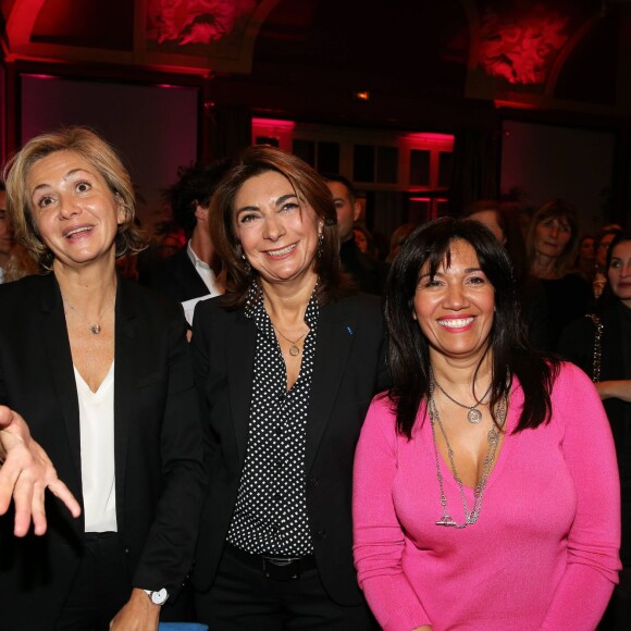 Valérie Pécresse, Martine Vassal, Samia Ghali - Soirée de remise des Prix de la Femme d'Influence à l'hôtel du Louvre à Paris, le 1er Décembre 2015. Ces prix récompensent pour la seconde fois cinq femmes dont le parcours remarquable est porteur de courage, de créativité, de responsabilité et de bienveillance. A cette occasion, Claire Chazal, dont c'était le 59ème anniversaire, a reçu un énorme bouquet de fleurs. © Dominique Jacovides / Bestimage