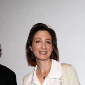 Fanny Picard, Prix espoir économique - Soirée de remise des Prix de la Femme d'Influence à l'hôtel du Louvre à Paris, le 1er Décembre 2015. Ces prix récompensent pour la seconde fois cinq femmes dont le parcours remarquable est porteur de courage, de créativité, de responsabilité et de bienveillance. A cette occasion, Claire Chazal, dont c'était le 59ème anniversaire, a reçu un énorme bouquet de fleurs. © Dominique Jacovides / Bestimage