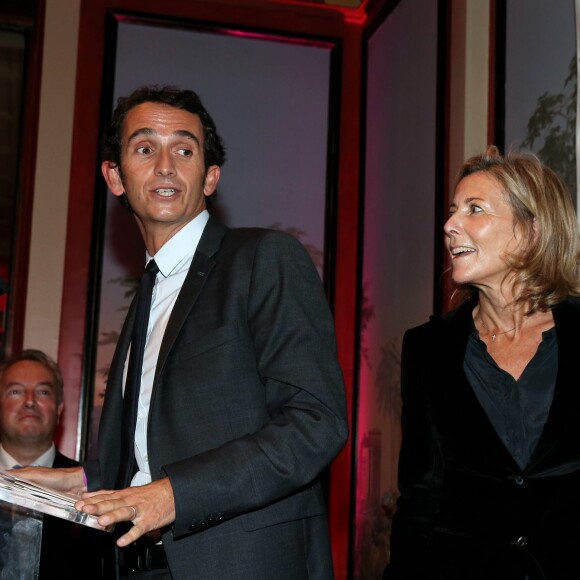 Alexandre Bompard, Claire Chazal - Soirée de remise des Prix de la Femme d'Influence à l'hôtel du Louvre à Paris, le 1er Décembre 2015. Ces prix récompensent pour la seconde fois cinq femmes dont le parcours remarquable est porteur de courage, de créativité, de responsabilité et de bienveillance. A cette occasion, Claire Chazal, dont c'était le 59ème anniversaire, a reçu un énorme bouquet de fleurs. © Dominique Jacovides / Bestimage