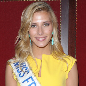 Camille Cerf (Miss France 2015) pose au Grand Hotel à Paris, le 3 juin 2015.