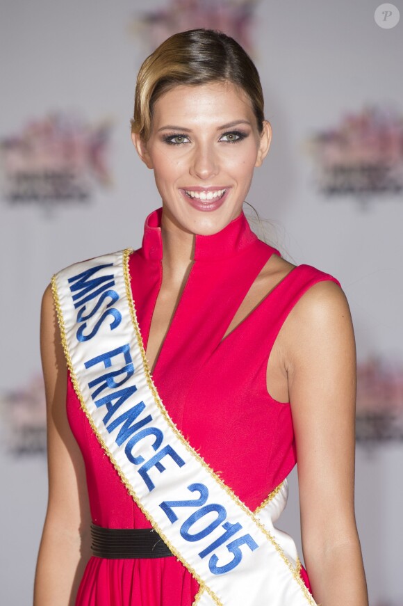 Camille Cerf (Miss France 2015) - Arrivées à la 17e cérémonie des NRJ Music Awards 2015 au Palais des Festivals à Cannes, le 7 novembre 2015.